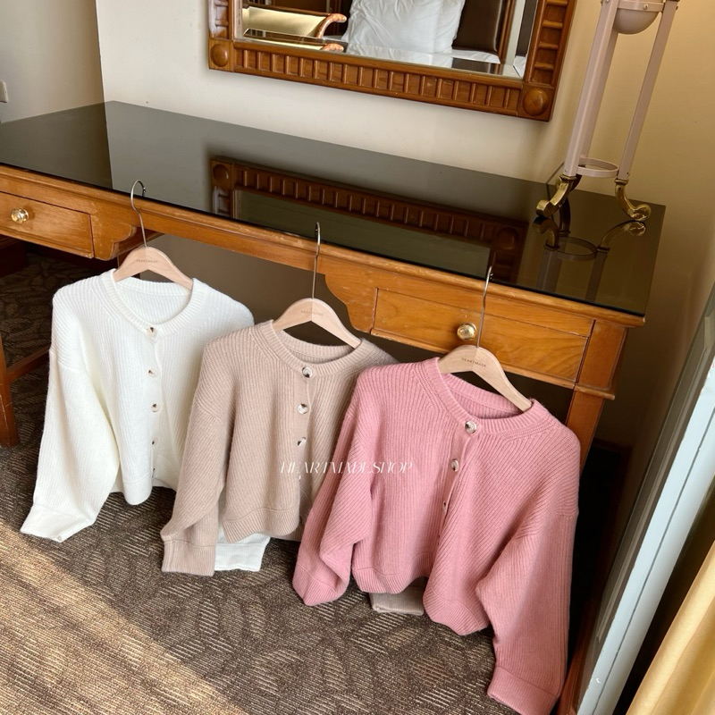 (C31) Heartmade – Penny Top   (สินค้าพร้อมส่ง) เสื้อไหมพรมทอ กระดุมหน้า ผ้านุ่มนิ่ม