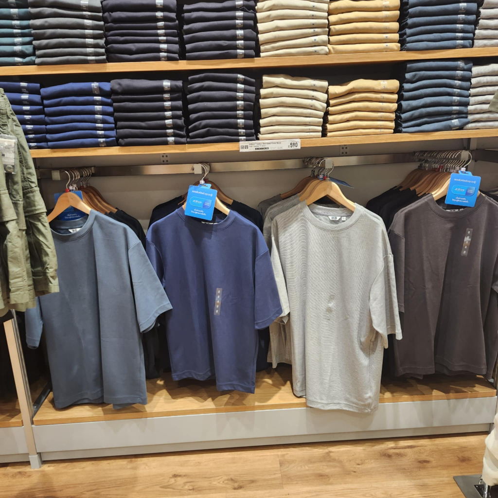 รับหิ้วของแท้ Uniqlo เสื้อยืดแขนสั้น U ทรงหลวม