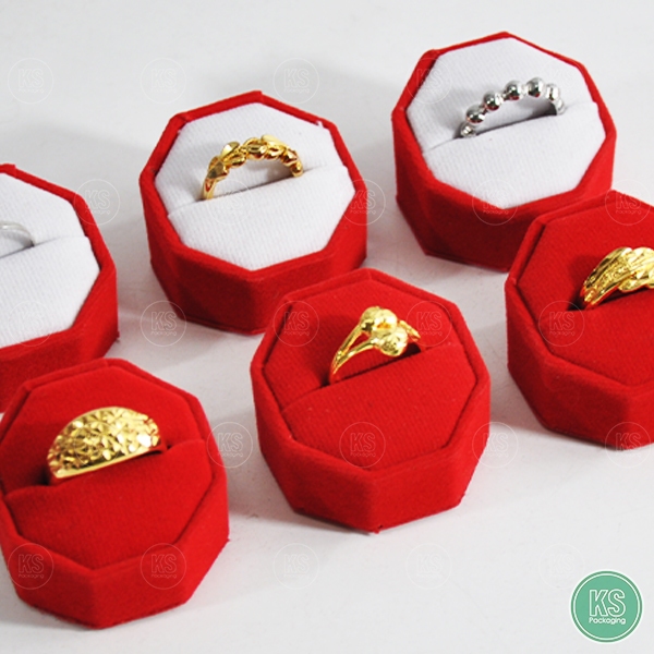 แท่นโชว์แหวนสอดแบบแปดเหลี่ยม ดิสเพลย์เครื่องประดับ วัสดุผ้ากำมะหยี่ ราคาส่ง