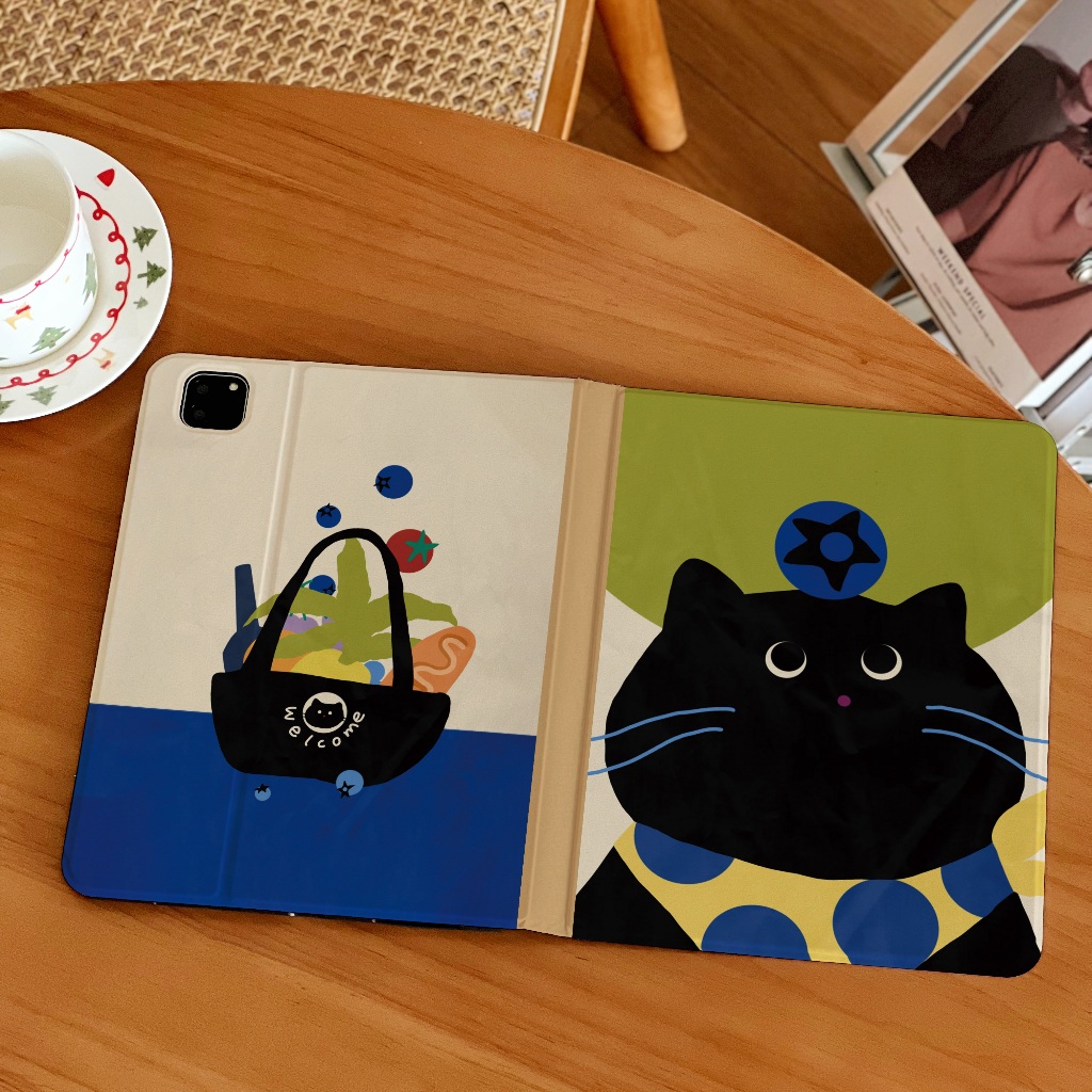ส่งในพื้นที่ เคสไอแพด Gen9 10.2 แมวดำ เคส iPad บลูเบอร์รี่ Gen8 Air4/5/6 Case iPad มีที่เก็บปากกา 11pro 2024