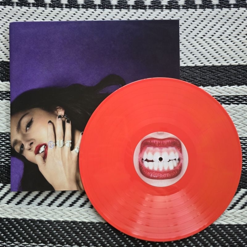 LP Vinyl NM Olivia Rodrigo - Guts (red vinyl - limited)