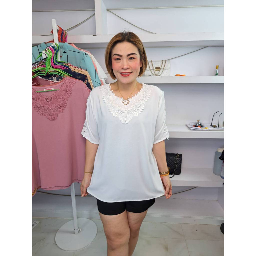 (มีสินค้า)+++BB93//B9606เสื้อคอกลมแต่งลูกไม้ผ้าไหมเกาหลี**ฟรีไซส์42-46นิ้ว ยาว26นิ้ว หน้าผ้า46นิ้ว**ราคา209บาท