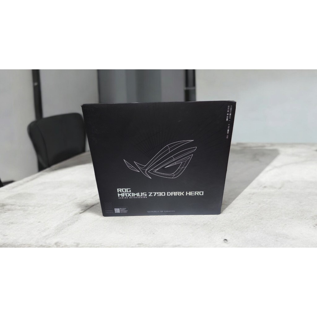 Mainboard  Z790 ROG MAXIMUS DARK HERO