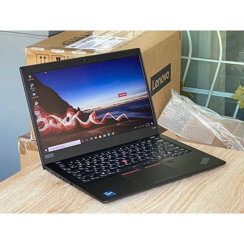 Lenovo ThinkPad X390 i7-8665U vPro SSD256GB RAM16GB จอทัสกรีน FHD Win 10 Pro คีย์ไฟ Eng สินค้ามือสอง