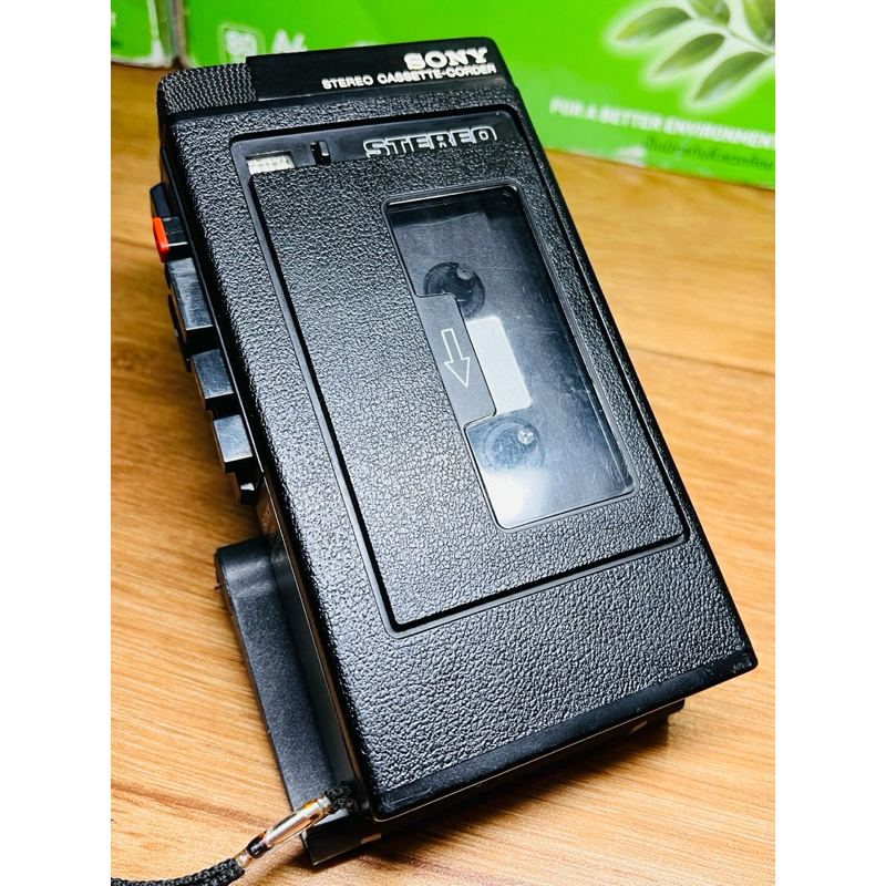 เครื่องเล่นเทป Sony TCS-300 Cassette Stereo  สภาพดีมาก เป็นเครื่องเล่นเทปต้นแบบของwalkman [พร้อมส่งเ