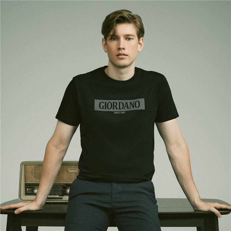 GIORDANO เสื้อยืดผู้ชาย Men's Printed Tee 01092240