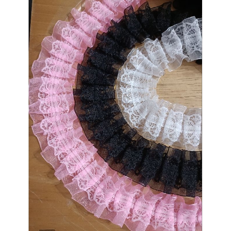 ลูกไม้เส้น 1.5นิ้ว/10หลา/120บาท