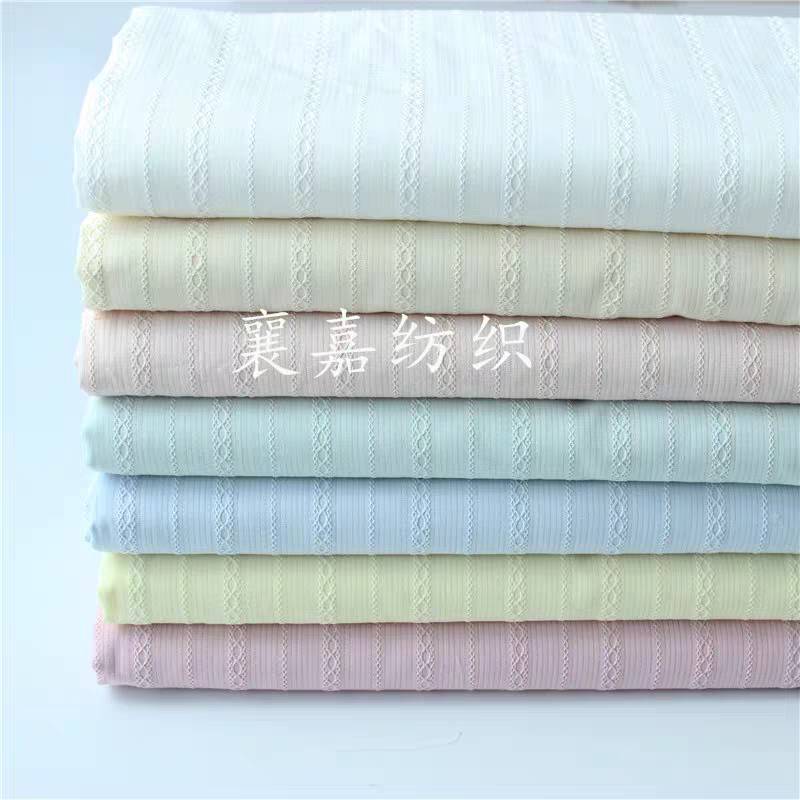 Preorder-ผ้าคอตตอนJacquard(ทอลายในเนื้อผ้า) คอตตอน100% หน้ากว้าง 150ซม. ผ้าเมตรนำเข้า