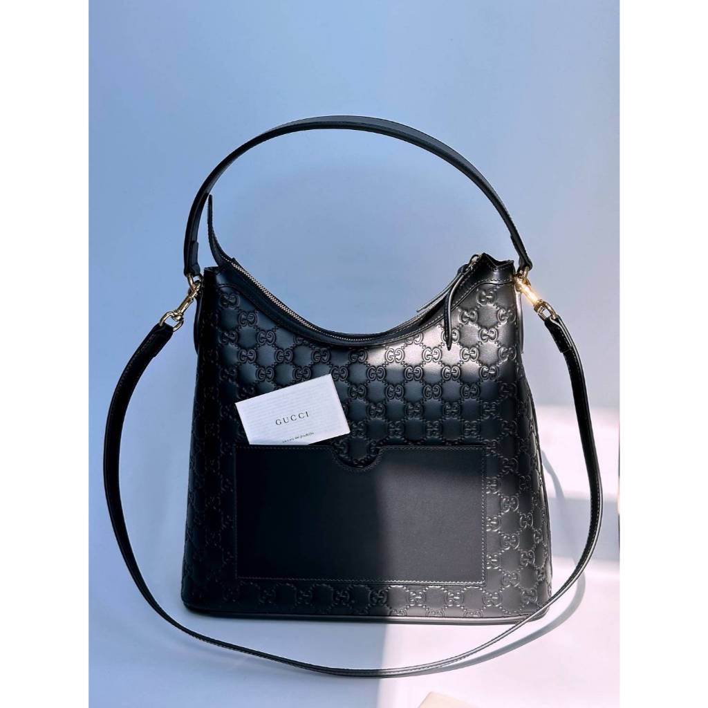 Gucci  shoulder bags