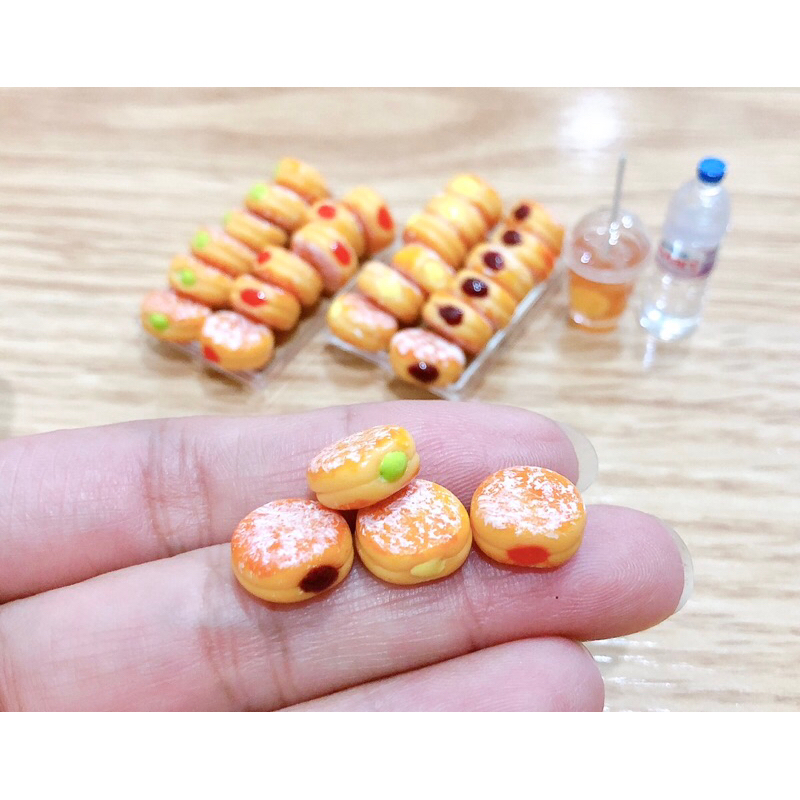 ดินปั้นขนมโดนัทจิ๋ว ขนาด 10 mm. ราคา/ชิ้น