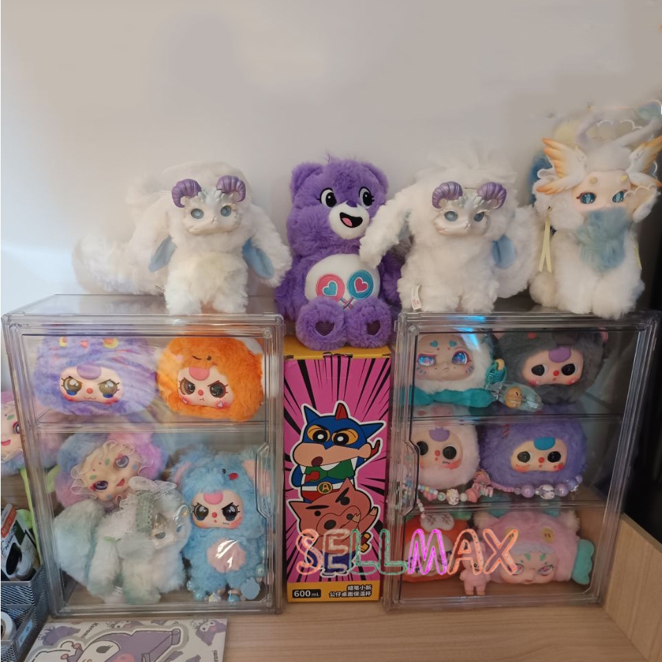 กล่องใสของ ตู้โชว์โมเดลสามชั้น แบบสูง สีไปร่งใส ฝาปิดแม่เหล็ก มีแผ่นกาวแถมให้ สามาถติดกับผนังได้ - รูปที่ 3