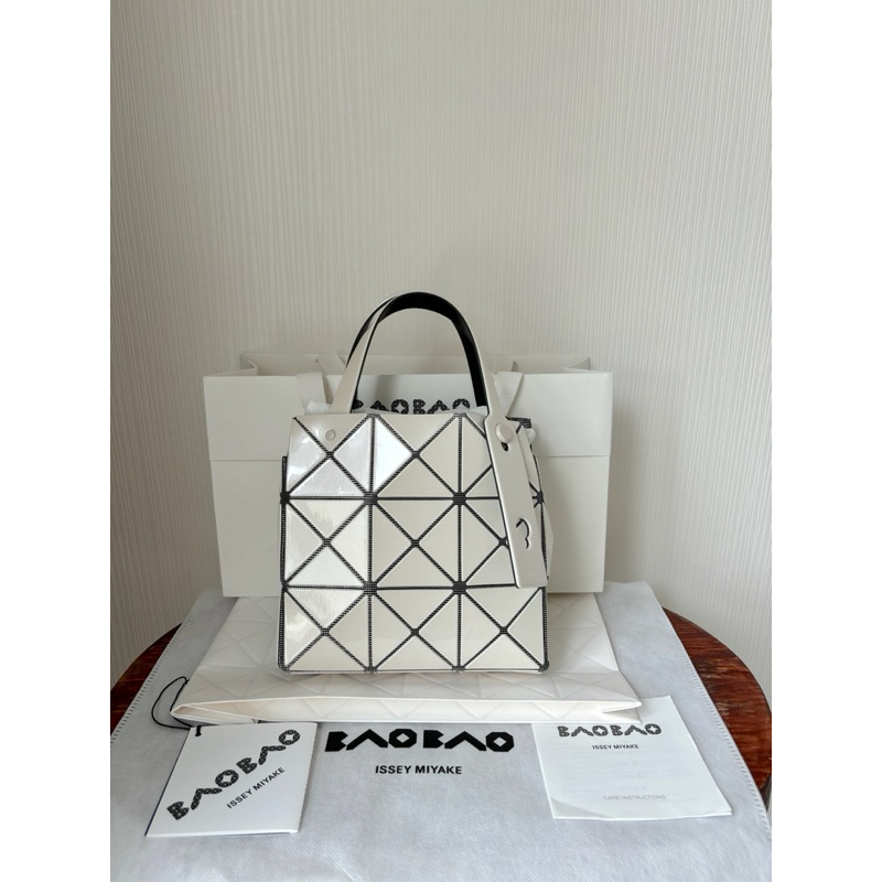 Used once like very new‼️BaoBao Carat (mini) Ivory✅🌈✨