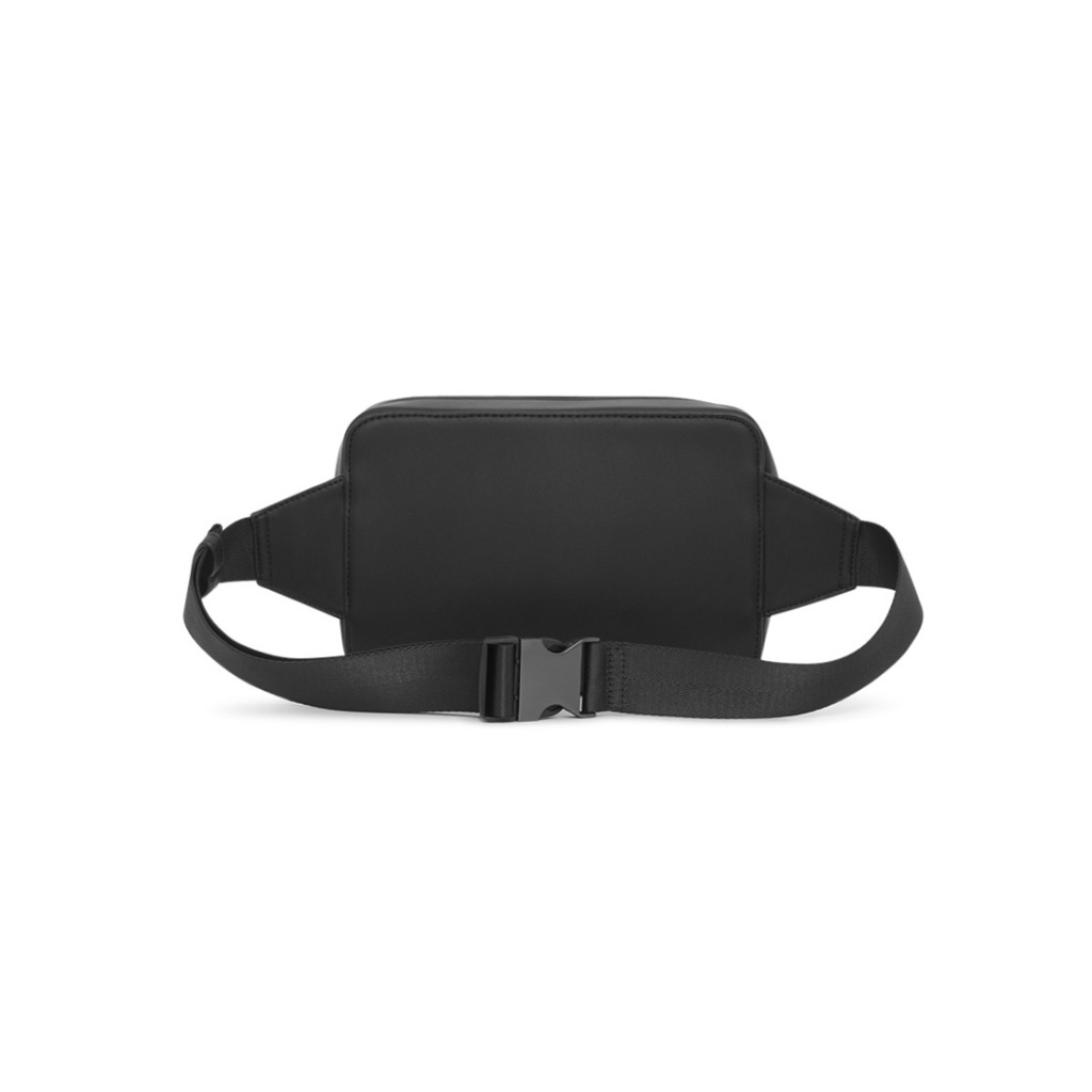 DAPPER กระเป๋าคาดอก Logo Embossed Boxy Belt Bag สีดำ (BM6/BK/1254PN)