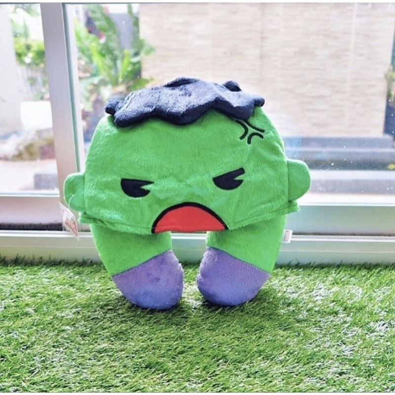 หมอนรองคอมีหมวก The Hulk