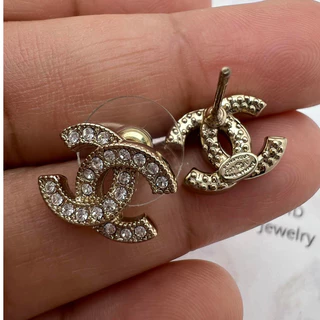 พร้อมส่ง ต่างหูฝังเพชรติดหูน่ารักเรียบๆงานคุณภาพ รุ่นคลาสสิค ขนาด 1.3 ก้านเงิน925 ไม่แพ้ ไม่ค้น เป็นมิตรต่อ