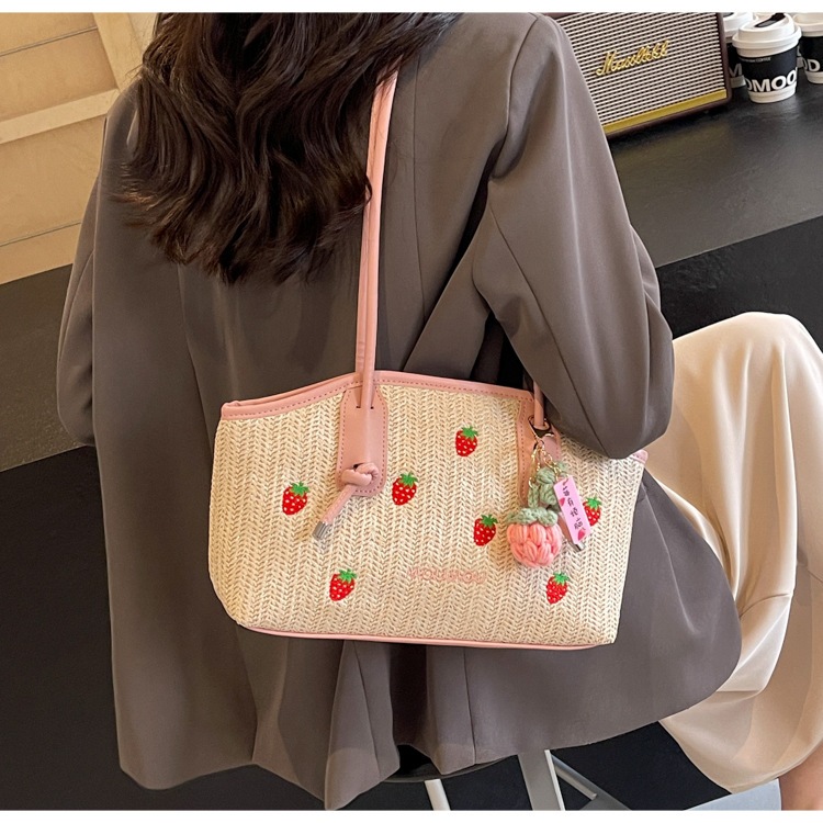 【สินค้าใหม่】กระเป๋าถือแบบสาน กระเป๋าสะพายไหล่ ขนาดใหญ่ จุของได้เยอะ แบบพกพา