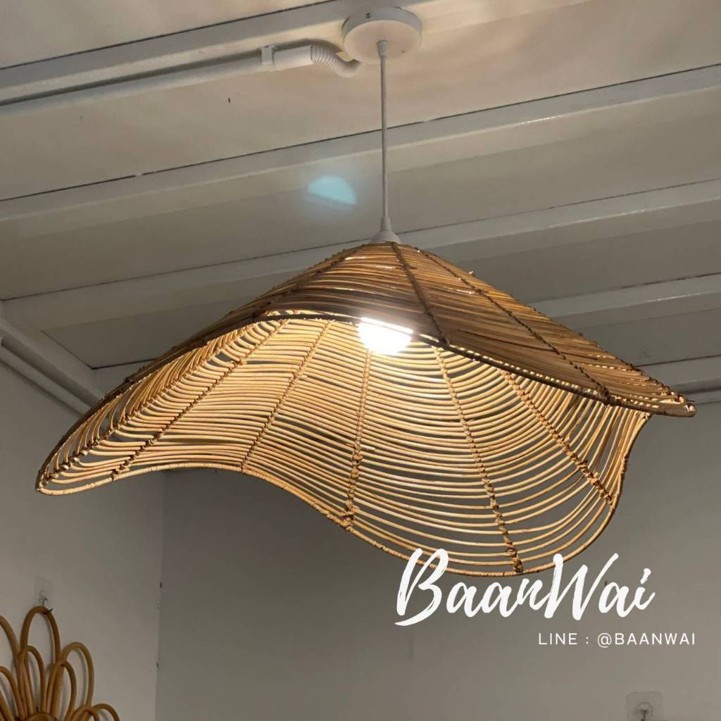 บ้านหวาย-โคมไฟหวาย 70 cm  ทรงสามเหลี่ยม