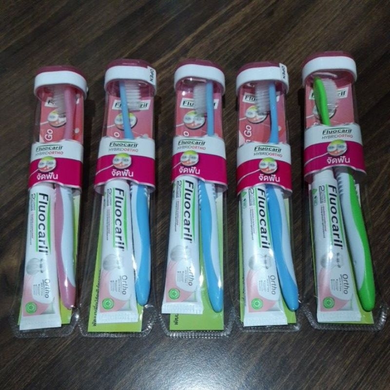 Fluocaril Grab'n Go ฟลูโอคารีล ทราเวลเซ็ต สำหรับคนจัดฟัน ปกติราคา 94 บาท