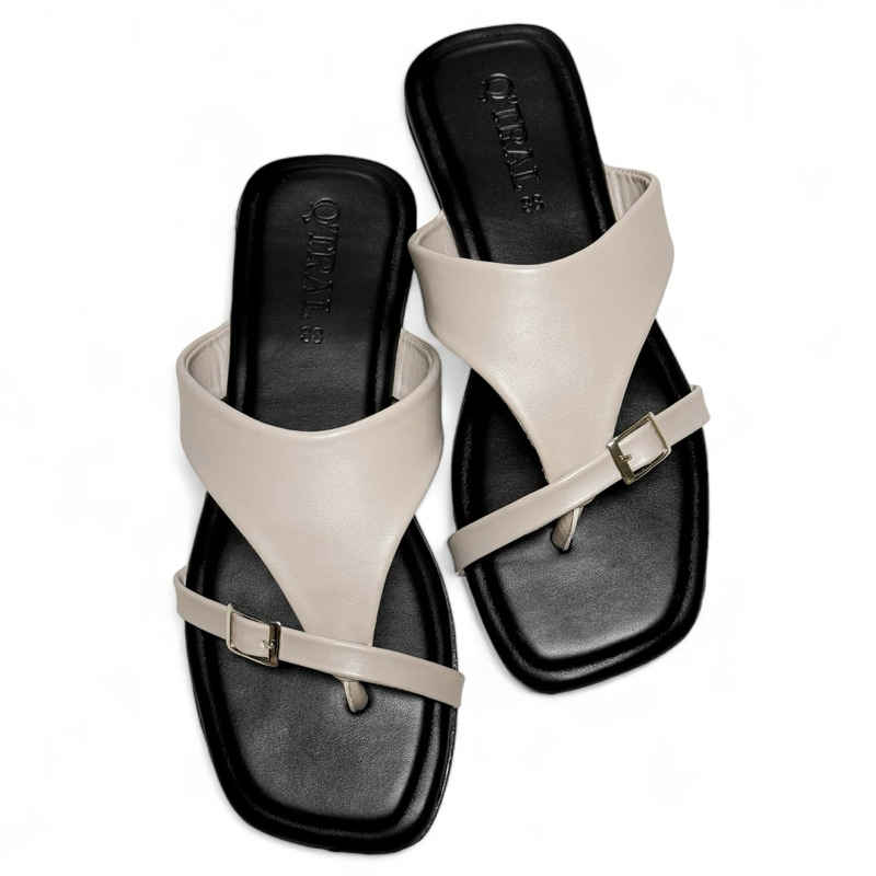(แนะนำใส่ตรงไซส์)รองเท้าแตะ ไซส์ 36-43 แบบคีบ คาดสายเข็มขัดเก็บหน้าเท้า แบรนด์ Q'TRAL (QT010)