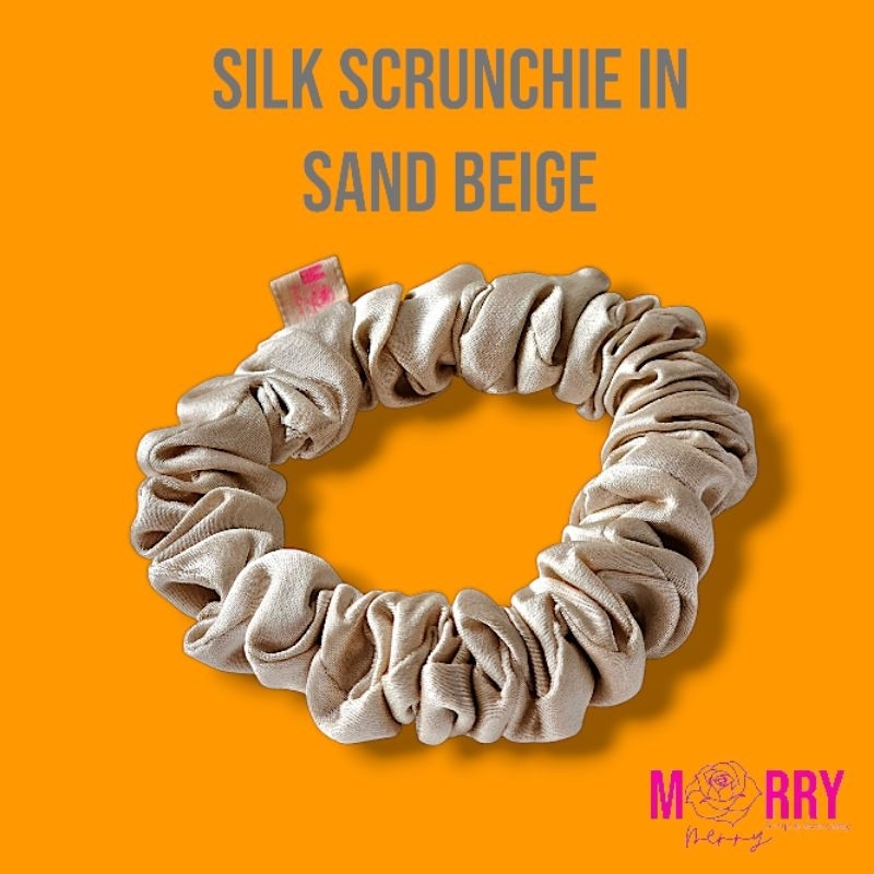 ยางรัดผมผ้าไหมมัลเบอร์รี่แท้ 100%  Scrunchies #Sand Beige (Midi ไซส์กลาง)