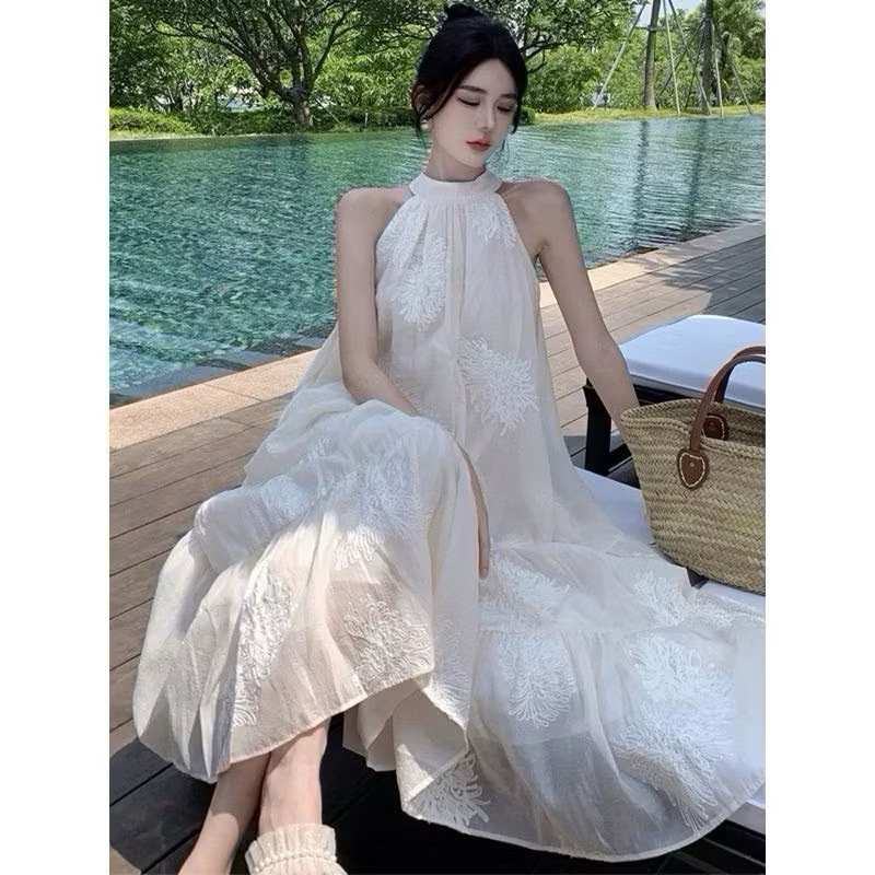 พร้อมส่งไทยด่วน（M688）Camellia Be Dress เดรสทะเลงานปักป้ายypy