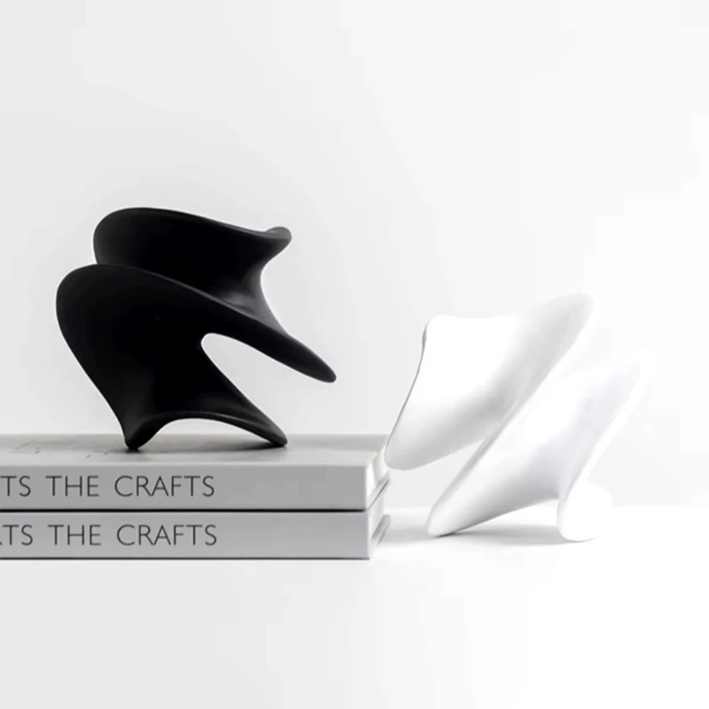Sculpture ของตกแต่งบ้านสไตล์มินิมอล