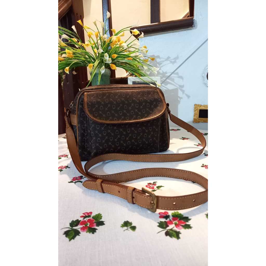 กระเป๋า why ทรงคอสบอดี้ขนาด 9.5นิ้ว