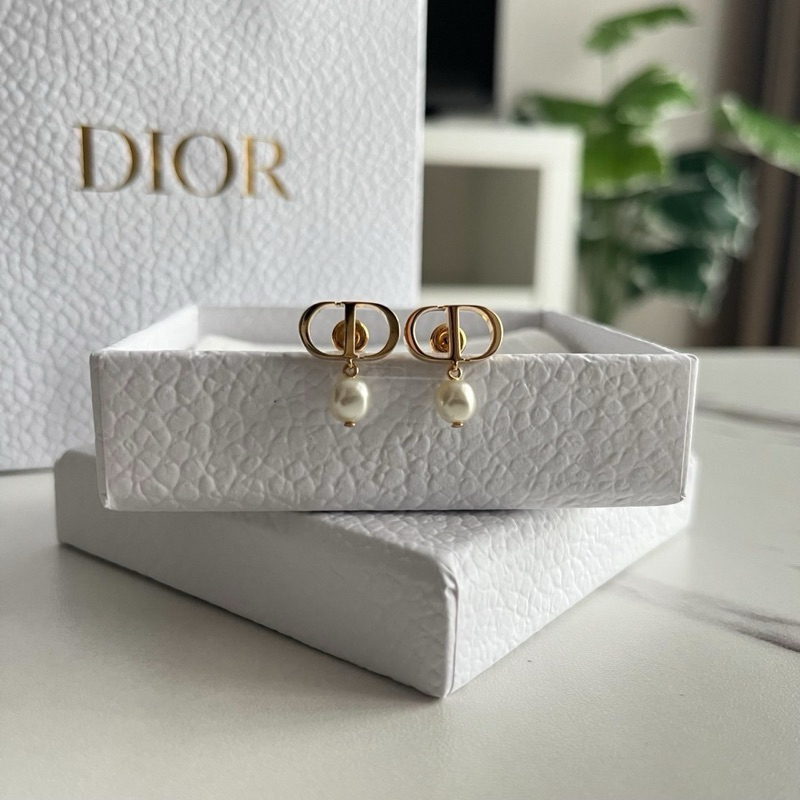 ถูกที่สุด ของแท้ 100% DIOR PETIT CD EARRINGS