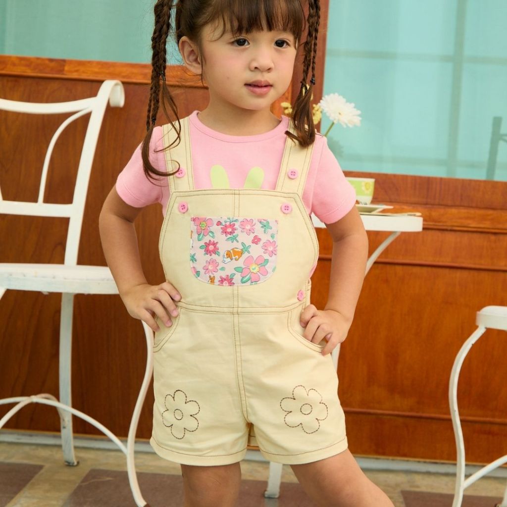 e'clat เอี๊ยมกางเกง ชุดเอี๊ยมเด็ก ปรับสายได้ แต่งปักลายมีกระเป๋าหลัง ผ้าป๊อปปริ้น cotton100% ผ้าไม่ยืด 8050