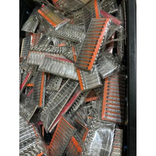 แหนบเลส1แผงจำนวน15ตัว​คละลาย​