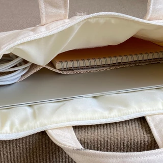 HOMELAND - กระเป๋าสำหรับใส่ Laptop ด้านในมีช่อง / ซิปปิด (Medium 13 นิ้ว) มี 6 สี