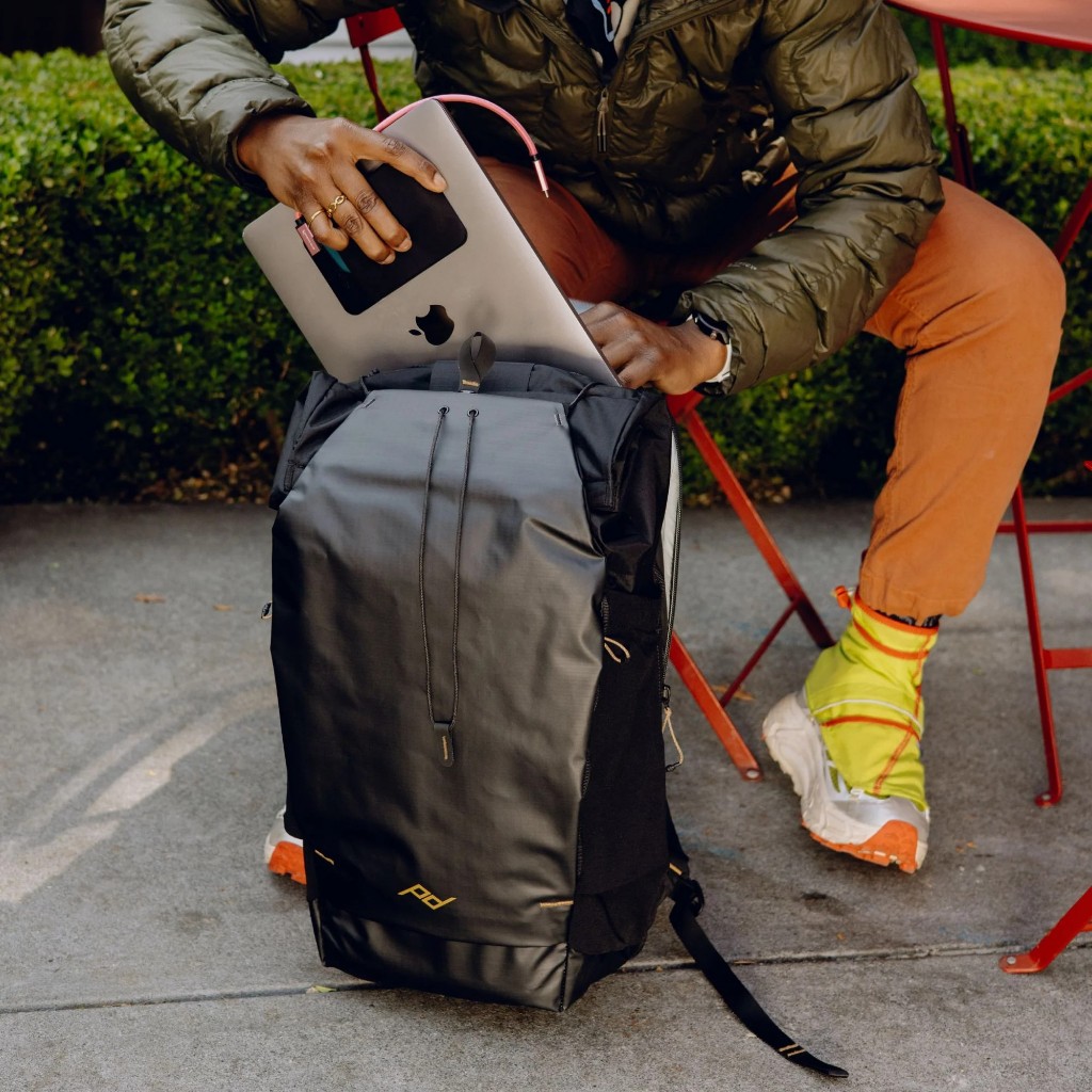 Peak Design Outdoor Backpack กระเป๋า outdoor สะพายหลัง 25 ลิตร และ 45 ลิตร