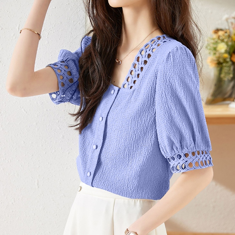 LHSunday พร้อมส่ง เสื้อชีฟองผู้หญิง เสื้อแฟชั่นผญ แขนพัฟฉลุลายสวยมาก แต่งกระดุมด้านหน้า ผ้าเนื้อดี ใส่ออกงานมาก ปังนะแม่