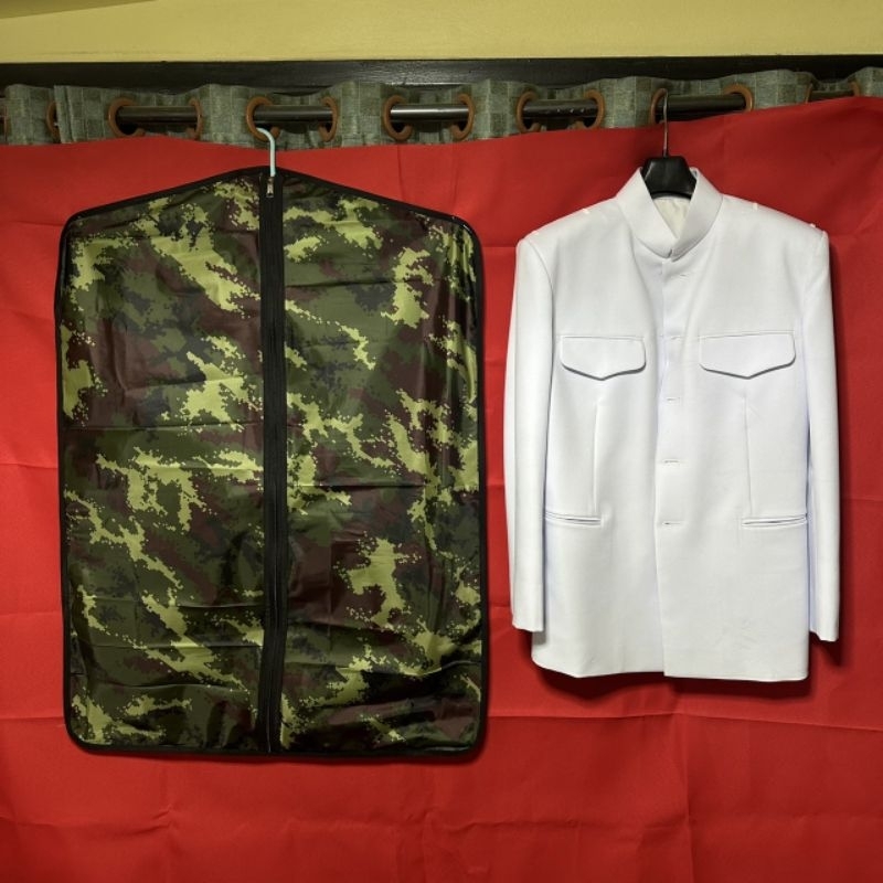 สินค้าพร้อมส่ง ถุงคลุมเสื้อผ้า ใส่สูท ลายทหาร กันฝุ่นกันยับ ซิปปิดมิดชิด