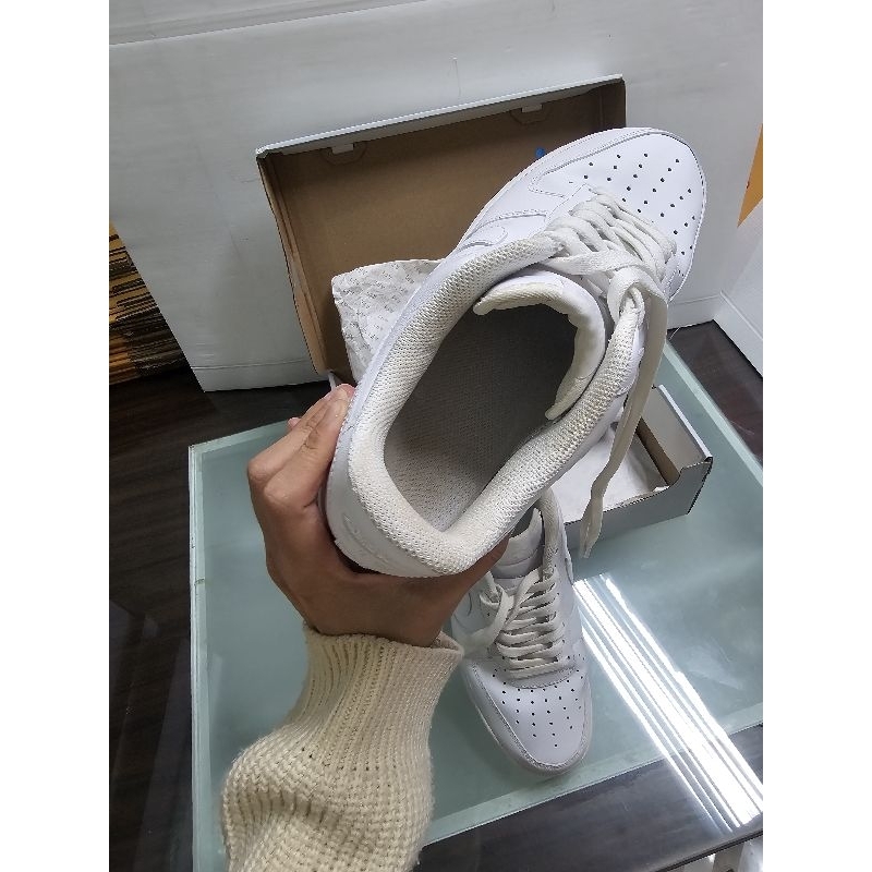 รองเท้าลำลองผู้ชายยี่ห้อ Nike