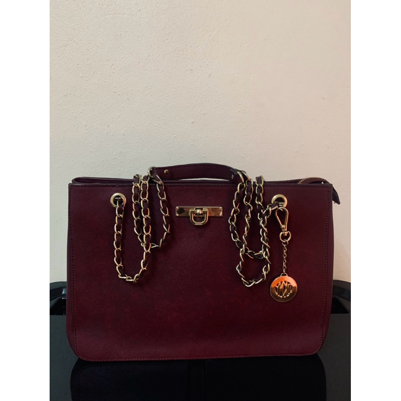 กระเป๋า DKNY แท้ มือสอง 🙆‍♀️⭐️💗