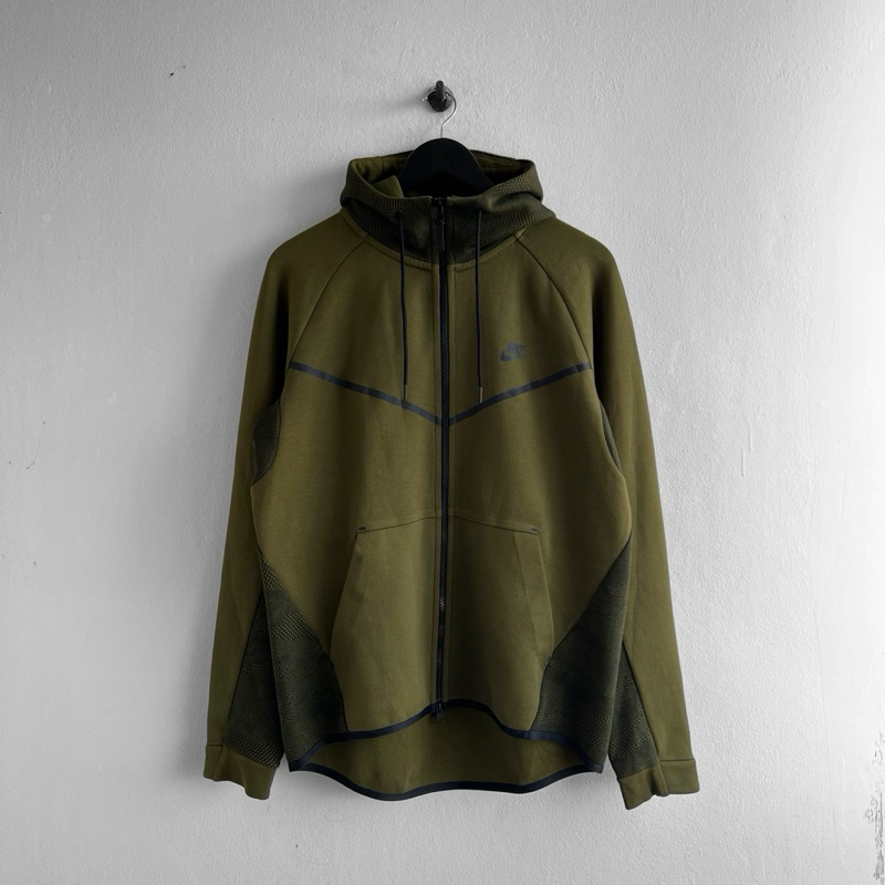 เสื้อฮู๊ดดี้ NIKE TECH FLEECE JACKET (SNAKESKIN OLIVE) แท้มือสอง100%