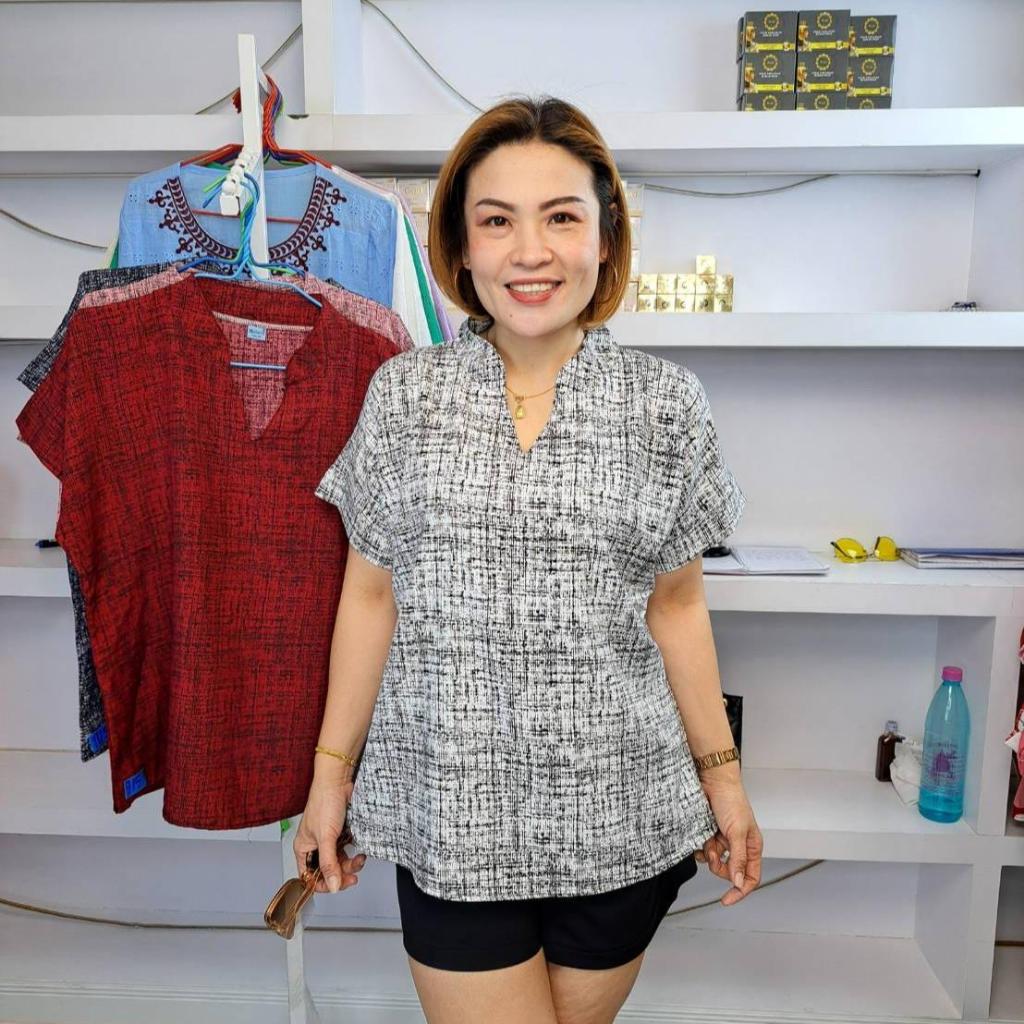 ก15//เสื้อคอจีนยีนส์ผ้าไหมอิตาลี ฟรีไซ38-46นิ้ว ยาว25นิ้ว หน้าผ้า46นิ้ว ราคา119บาท