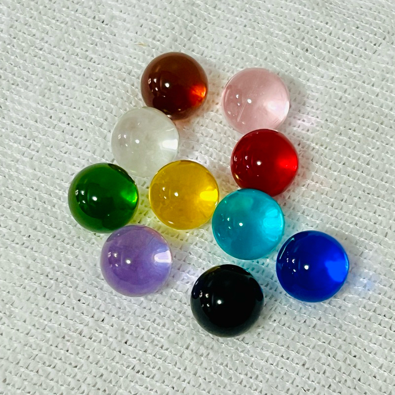 ลูกแก้ว ขนาด 1.4 เซนติเมตร ไม่ลอก แช่น้ำได้ มี 10 สี 7 สีประจำวันเกิด สีใส น้ำเงินและสีดำ
