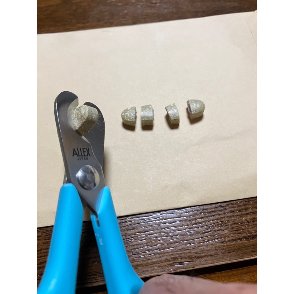 กรรไกร ตัดยา เกรดทางการแพทย์ ญี่ปุ่น ที่ตัดยา เม็ด ที่บดยา และ เทบเล็ต หักยาเม็ด tablet pill cutter / Ichinen - รูปที่ 4