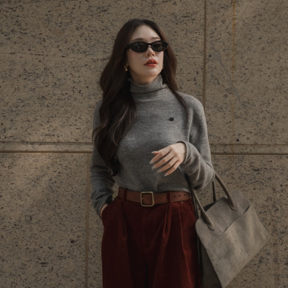 ONE SWEATER สเวตเตอร์ไหมพรมคอปีนผ้านุ่มมาก สีสวยตามเทรนด์ติดแกรมมากค่ะ