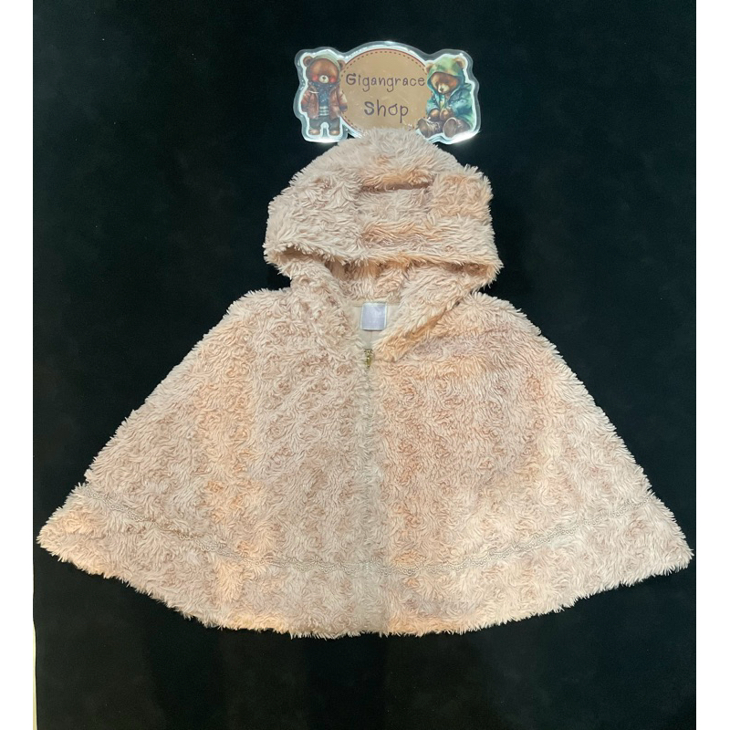 👚เสื้อคลุมกันหนาวขนนุ่มของเด็ก ทรงปีกค้างคาว มีฮู้ด (สีชมพู) มือสอง Size 120 แบรนด์ axes famme ของแท