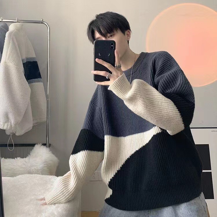 46%OFF เสื้อสเวตเตอร์ทรงหลวมสำหรับผู้ชาย ดีไซน์สีตัดกันแบบเรขาคณิต สไตล์ย้อนยุคแบบขี้เกียจ แขนยาวและคอกลม