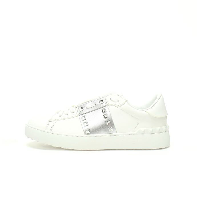 Valentino Garavani Rockstud Untitled Low Sneaker รองเท้าผ้าใบสไตล์วินเทจ TY0S0931HELCZ7 尺码：39-44