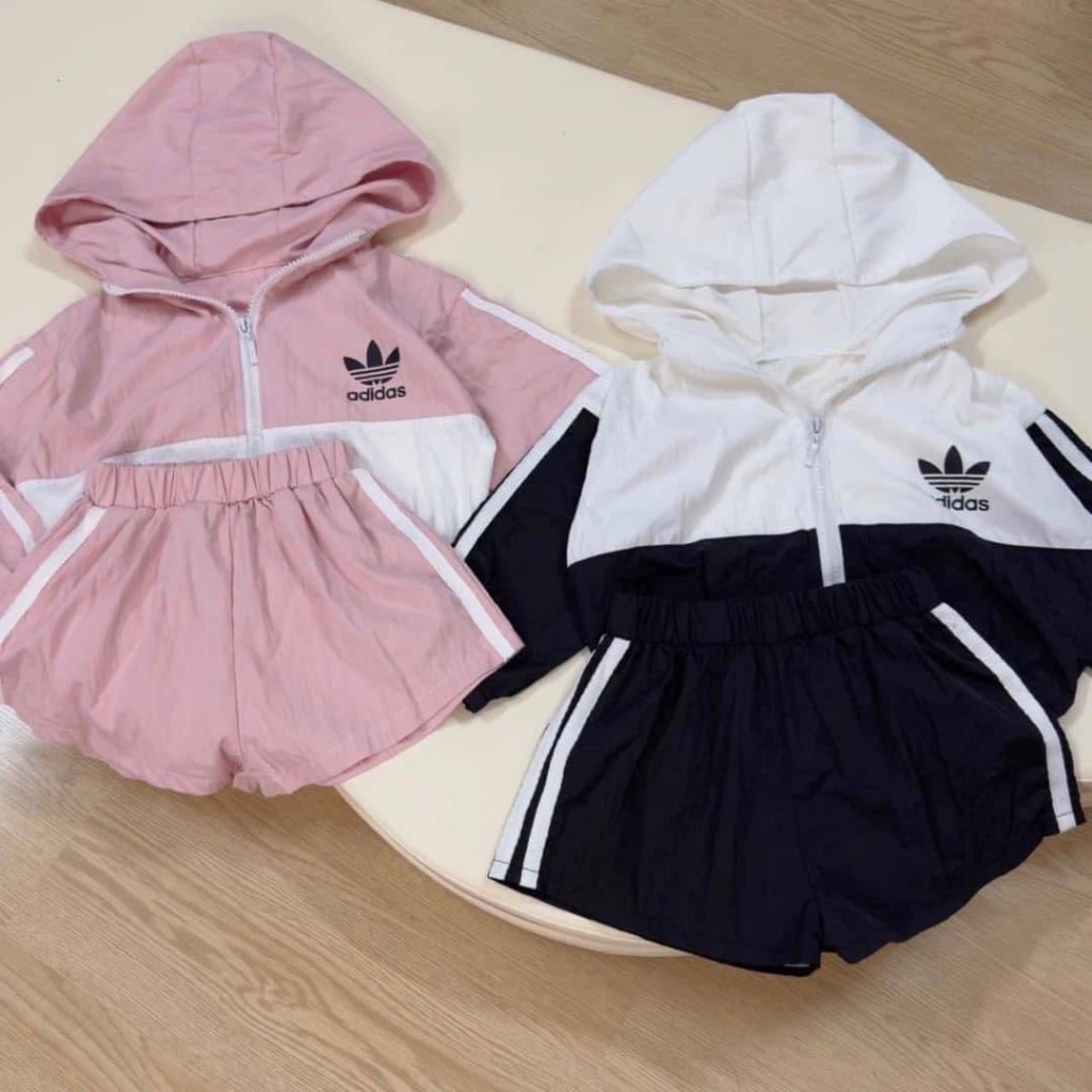 พร้อมส่ง ชุดเซตวอร์ม2ชิ้น เสื้อคลุมมีฮูด+กางเกงขาสั้น น่ารักมาก ลูกชายลูกสาวใส่ได้