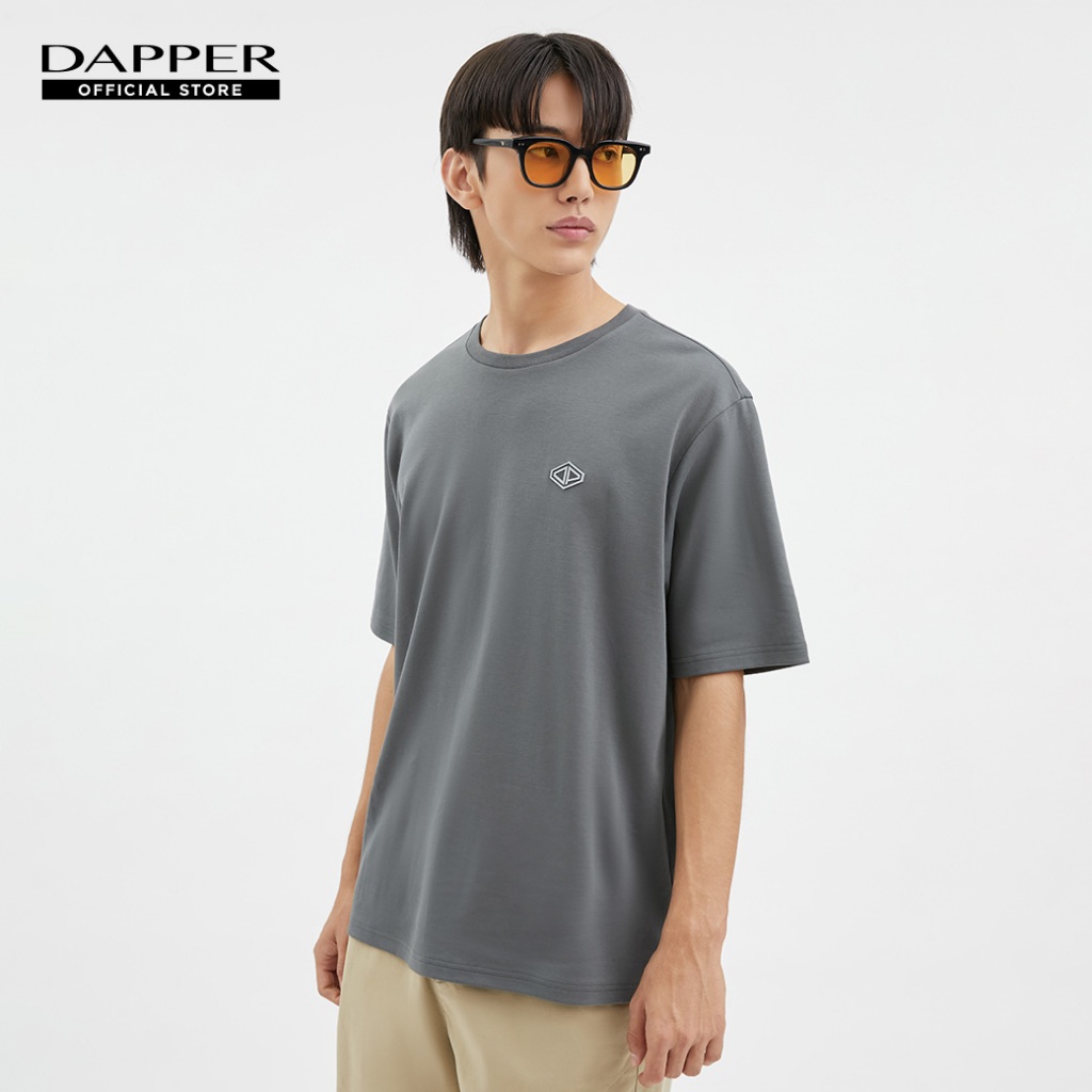 DAPPER เสื้อยืด DP Hexagon Tag สีเทา (KRB/DG/752RS)