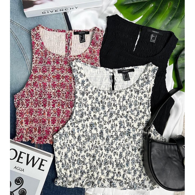 เสื้อครอปทรงกล้ามดีเทลสม็อกทั้งตัวมีกระดุมหลังคอ Forever 21 Floral Print Smocked Tank Top เข้าใหม่