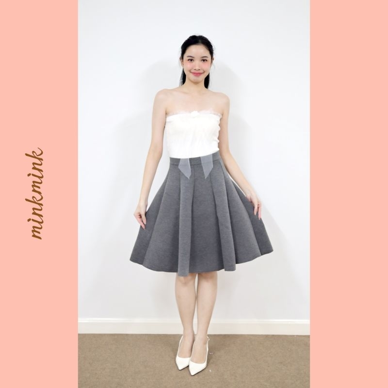 minkmink brand - CAMELLIA collection - A07 เสื้อเกาะอก​ผ้ายืด​ถักลาย​ ติดโบว์ดอกคามิเลีย