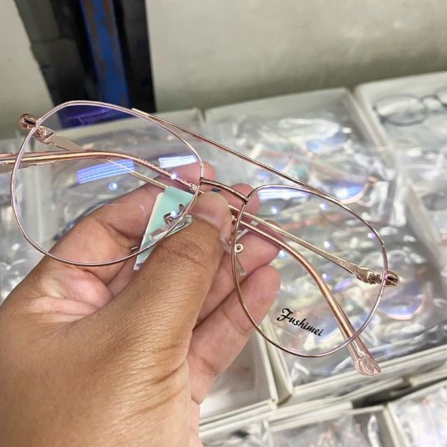 พร้อมส่ง เเว่นกรองเเสง คอม มือถือ นำกรอบไปตัดเลนส์สายตาได้ครับ