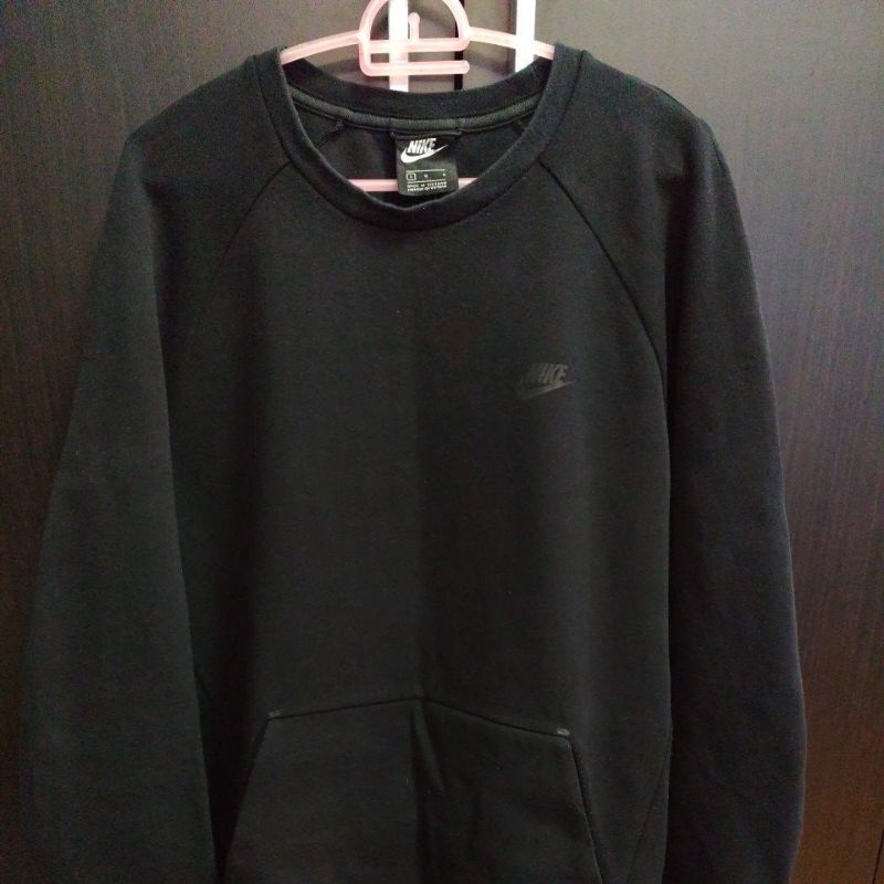 เสื้อสเวตเตอร์คอกลม Tech fleece Nike แท้ สีดำล้วน